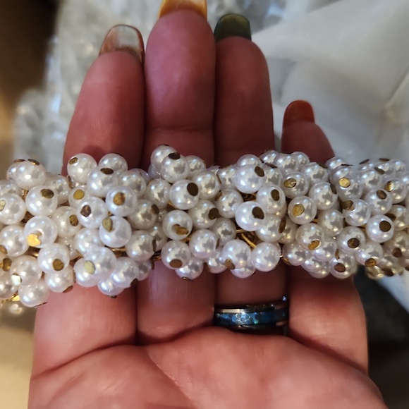 Elegant Gold and Silver Beaded Handbag - Picture 2 of 3